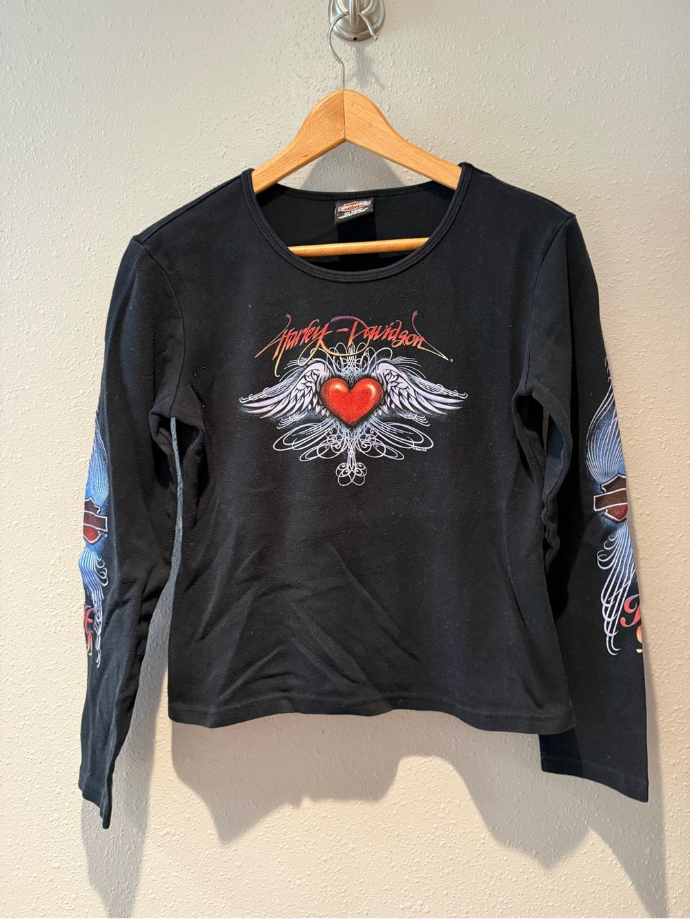 Harley-Davidson Womens Long Sleeve Shirt Winged Heart Logo Sleeve Print Black Si
